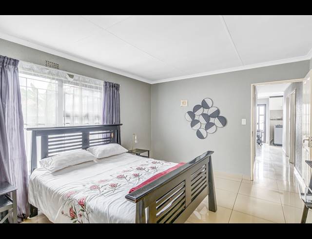 4 BEDROOM FREEHOLD FOR SALE IN COSMO CITY